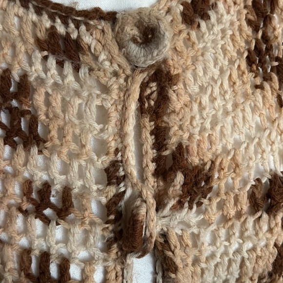Handmade Crochet Vintage Cape - Picture 4 of 9